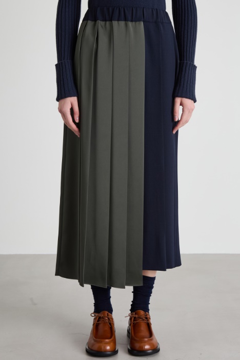 Gonna con pannello in raso