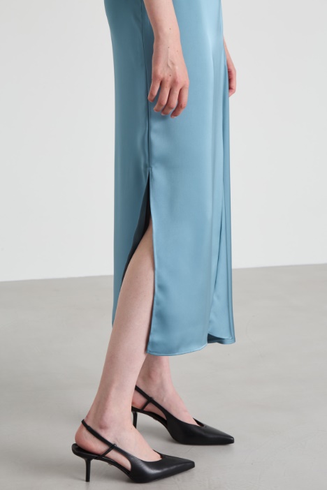 Gonna in raso con godet