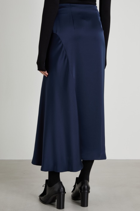 Gonna in raso con godet