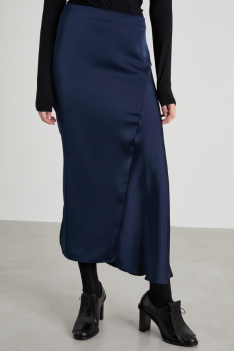 Gonna in raso con godet