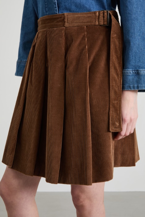 Minigonna a pieghe in velluto