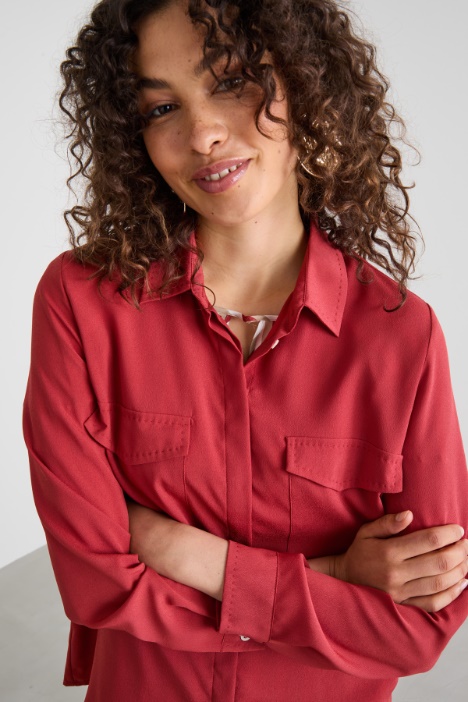 Camisa con bolsillos