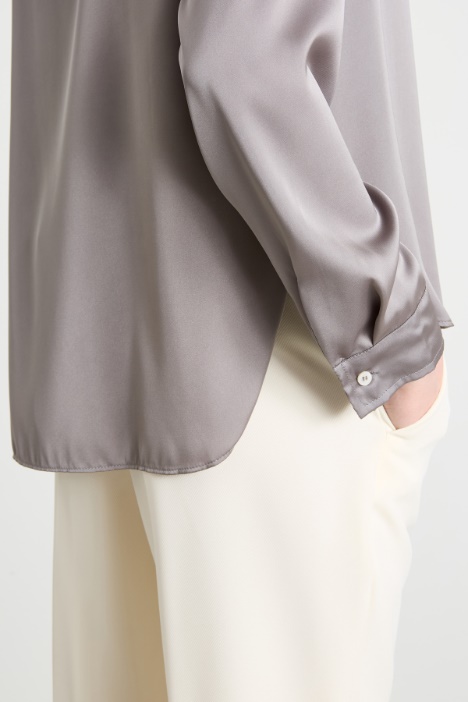 Blusa de raso elástico