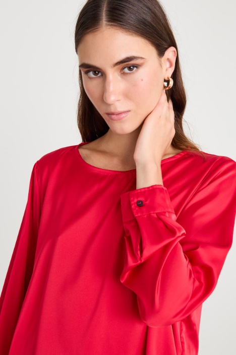Blusa in raso stretch