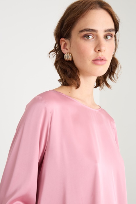 Blusa in raso stretch