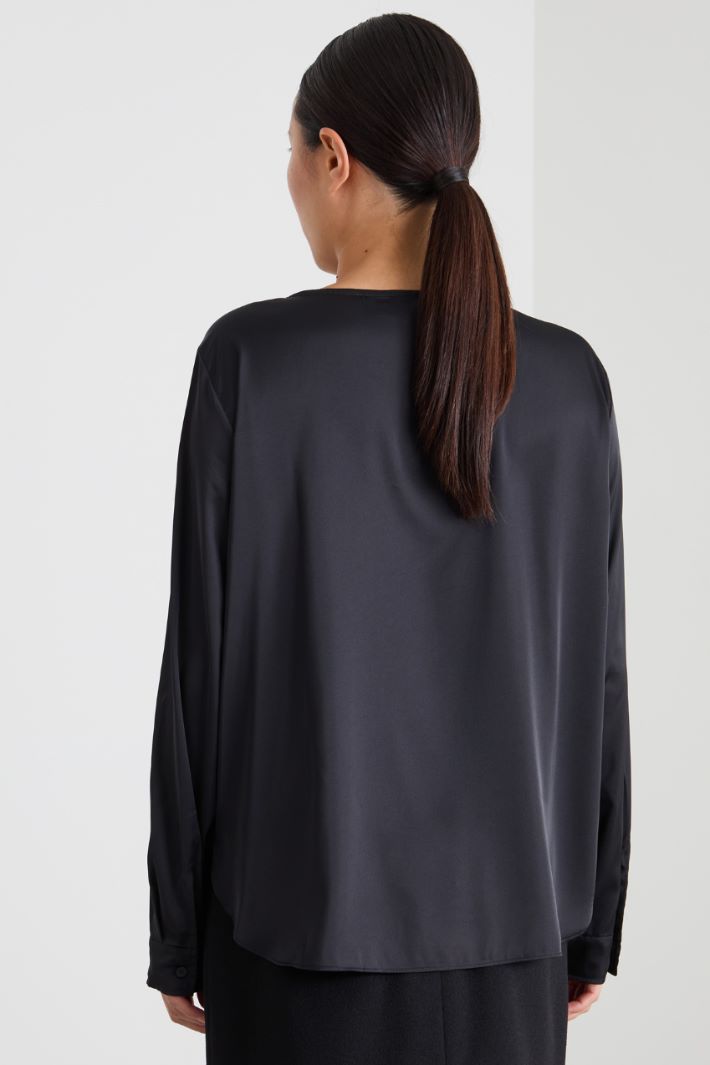 Stretch satin blouse Intrend - 2