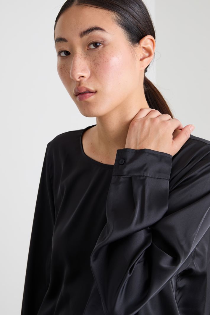 Stretch satin blouse Intrend - 4