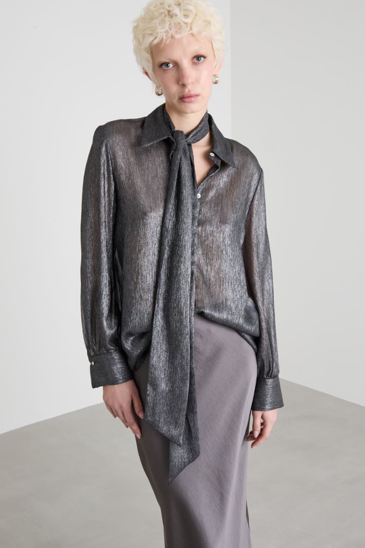 Shirt with scarf Intrend