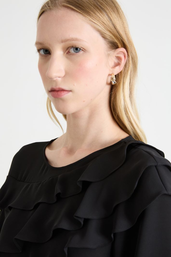 Blusa con volant Intrend - 4