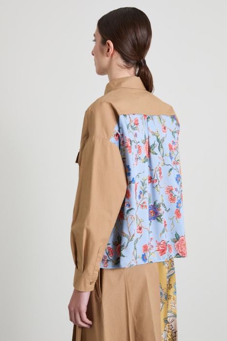 Camisa de algodón y sarga