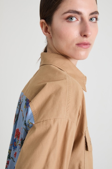 Camisa de algodón y sarga