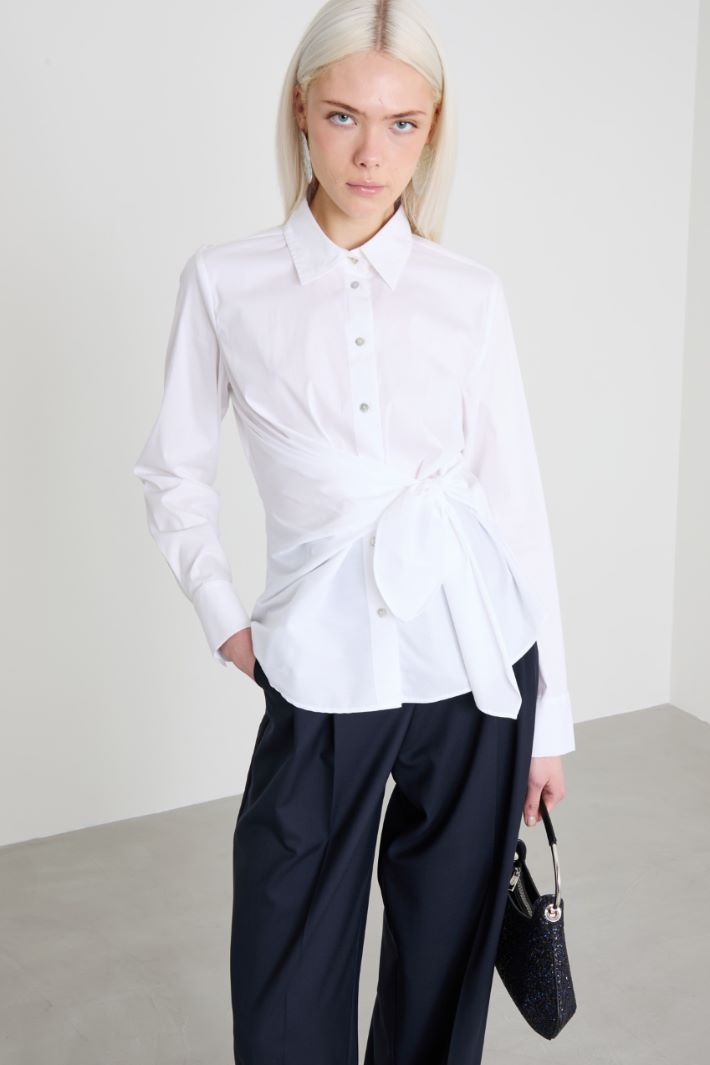 Knotted poplin shirt Intrend