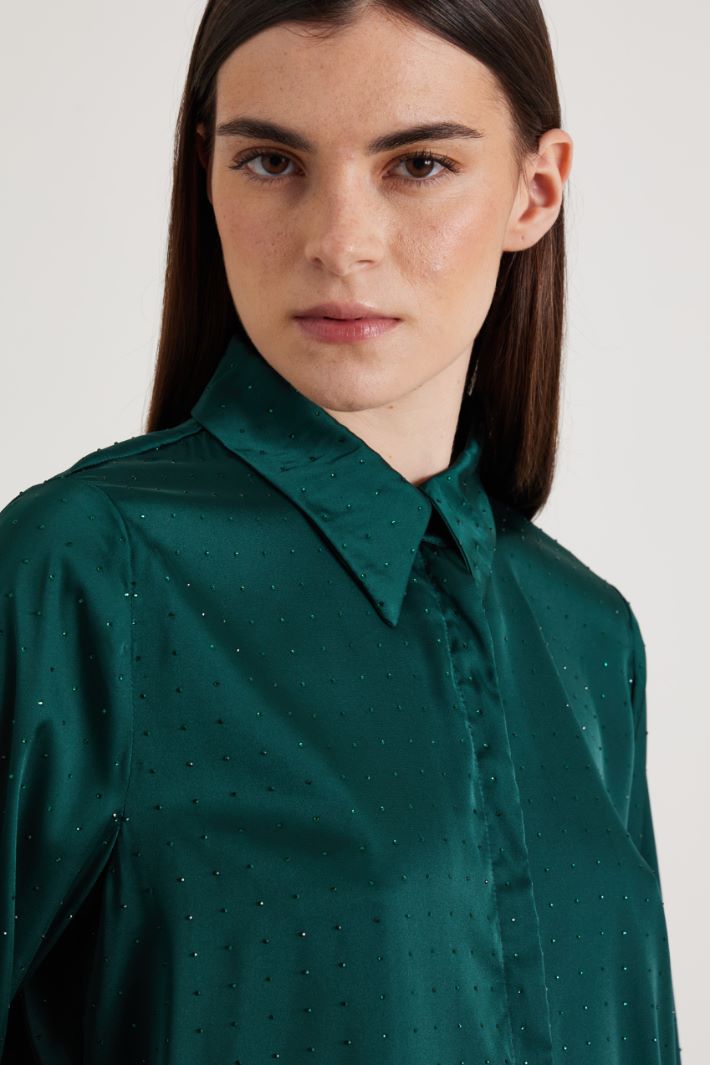 Rhinestone satin shirt Intrend - 4