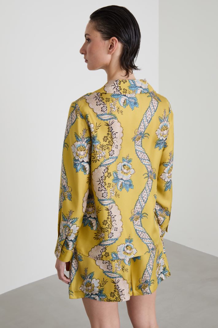 Blusa de sarga de seda