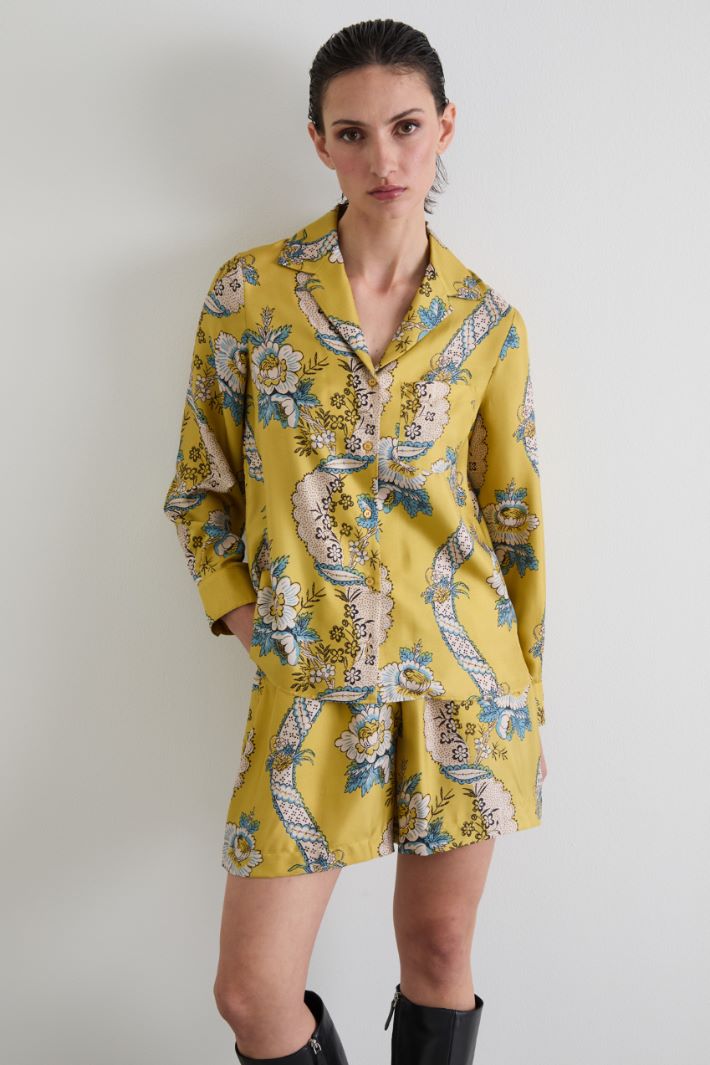 Blusa de sarga de seda