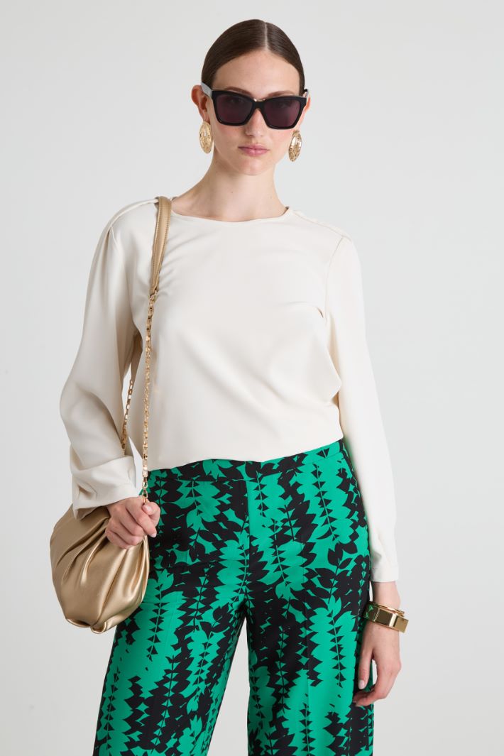 Lightweight crepe blouse Intrend