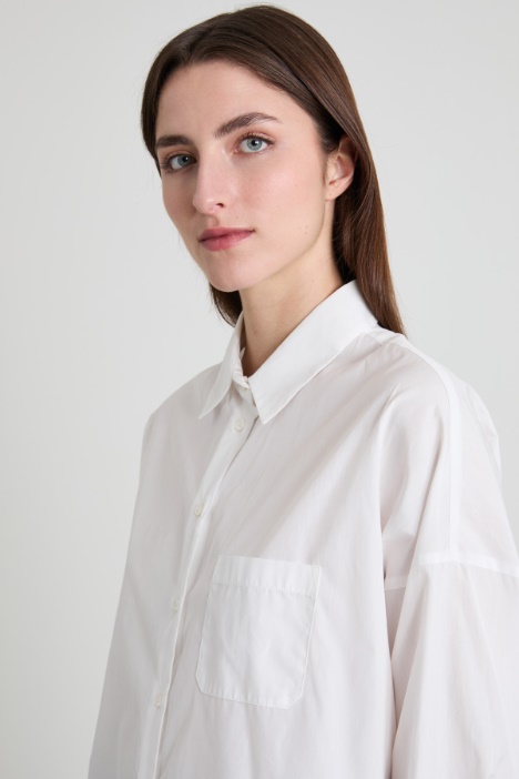 Camisa de popelina con bolsillo