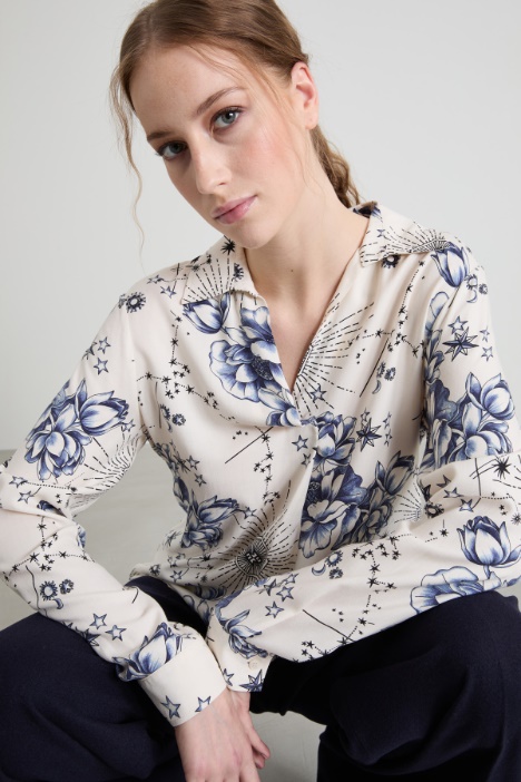 Blusa de sarga con pliegues