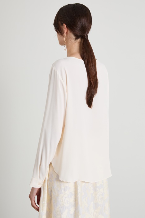 Blusa de crepé de China