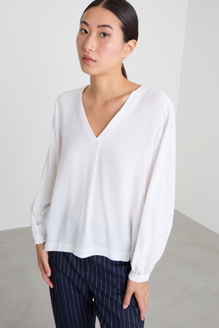 Blusa in crépe Intrend