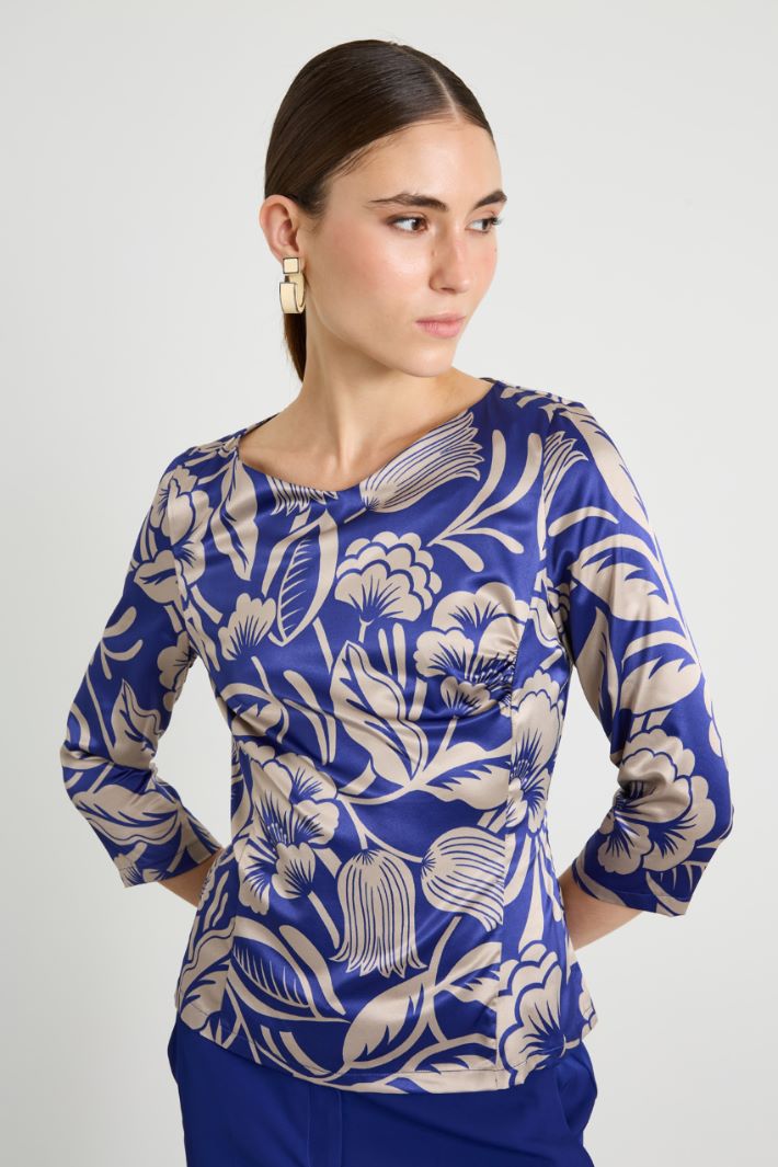 Blusa in raso Intrend