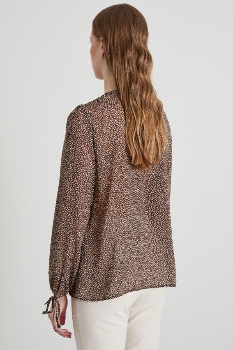 Blusa georgette con rouches