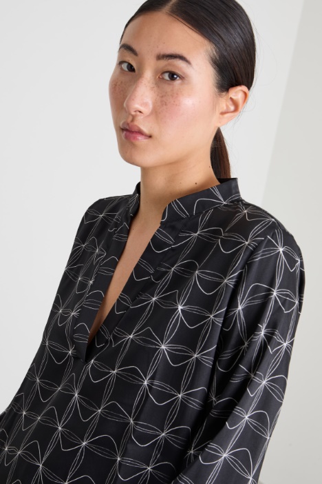 Blusa de sarga estampada