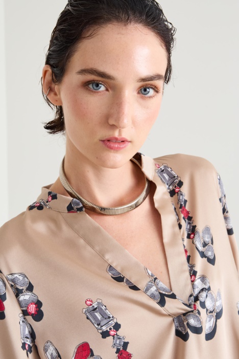 Blusa de sarga estampada