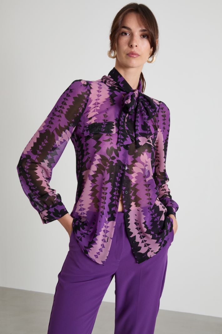 Camicia con foulard Intrend