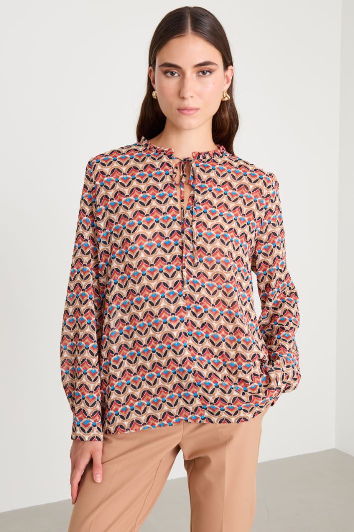 Blusa in plumetis stampato Intrend