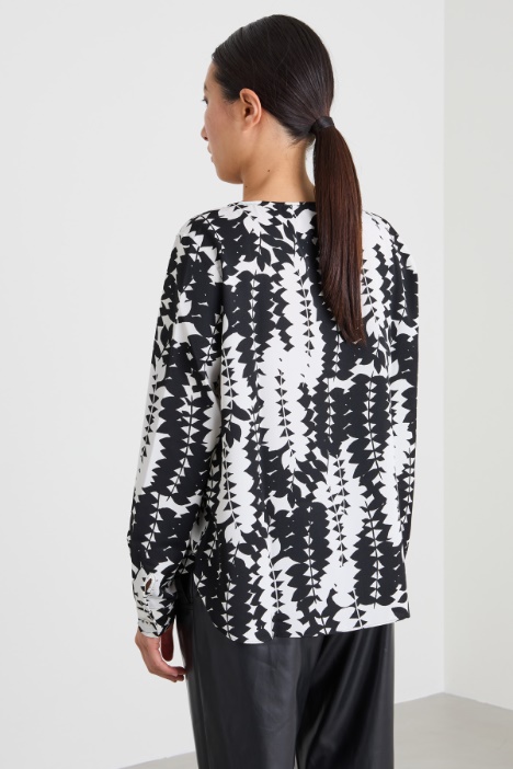 Blusa de sarga estampada