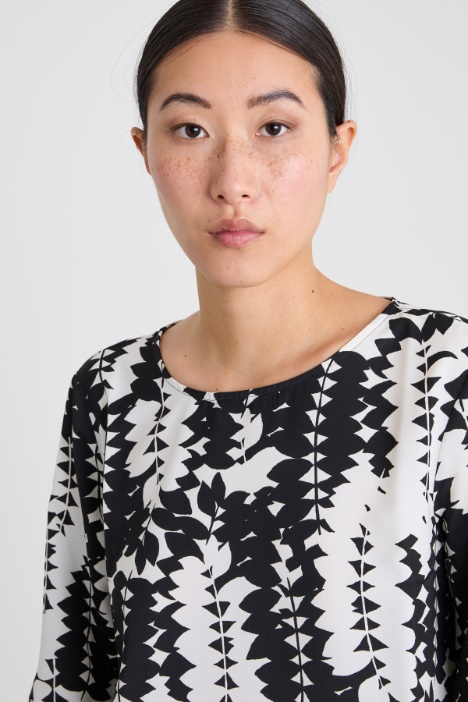 Blusa de sarga estampada