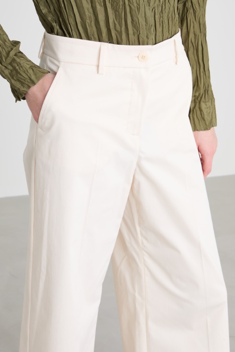 Pantalón cropped de raso de algodón