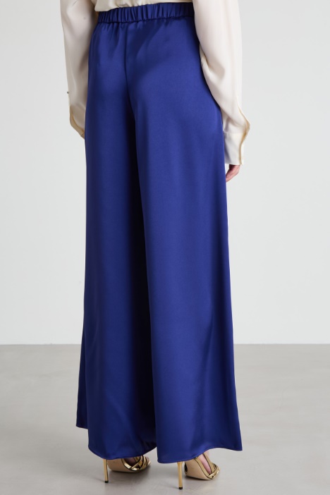 Pantaloni in raso
