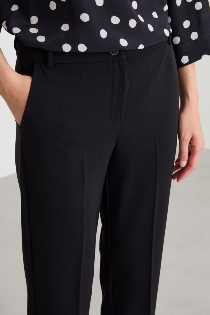 Pantaloni in tessuto diagonale Intrend - 4