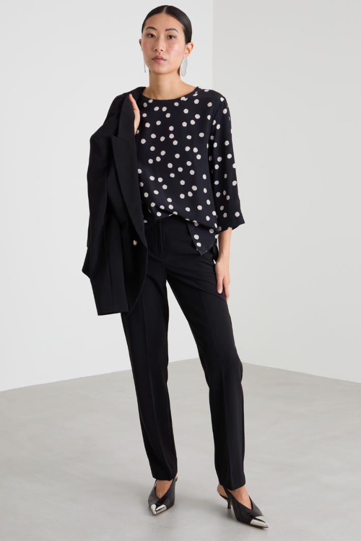 Pantaloni in tessuto diagonale Intrend