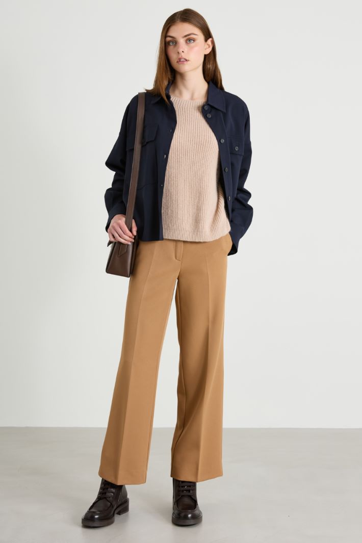 Pantaloni in tessuto diagonale Intrend