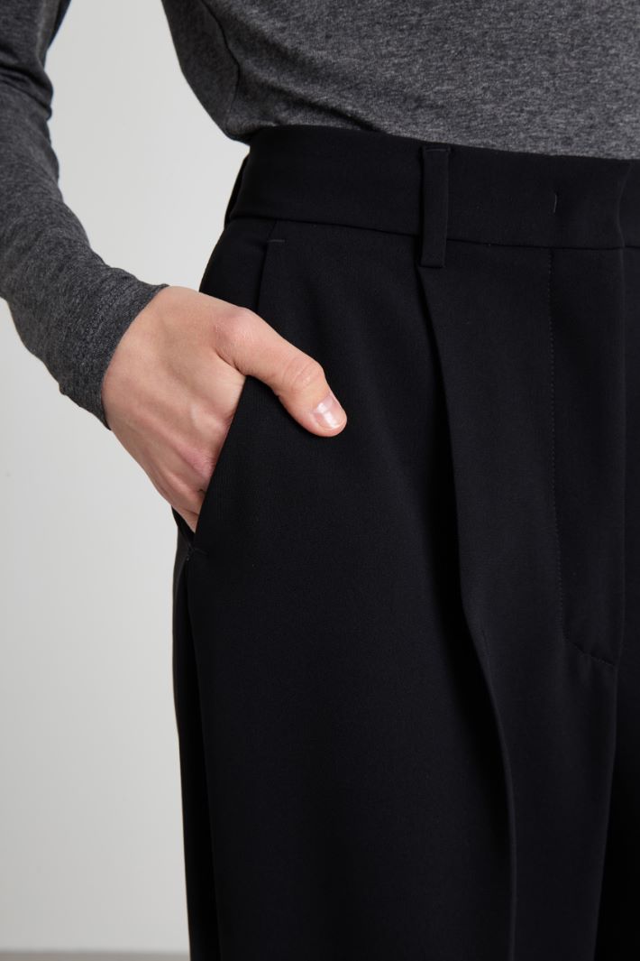 Pantaloni baggy in cady