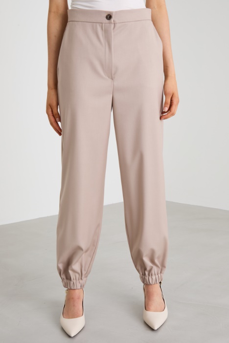 Pantaloni con polsini sul fondo