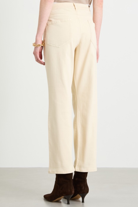 Pantaloni flare in gabardina