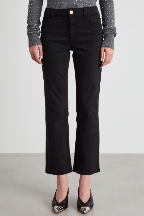 Pantaloni flare in gabardina