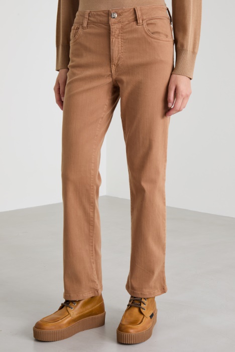 Pantaloni flare in gabardina