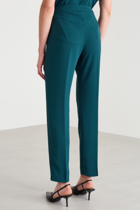 Pantaloni in envers satin