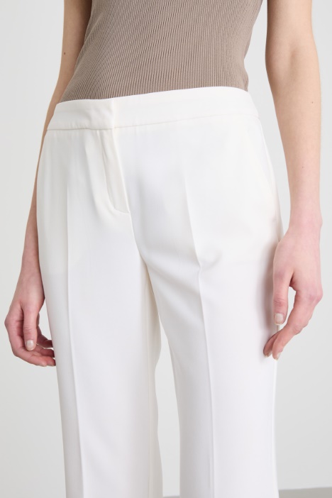 Pantaloni in twill con piega