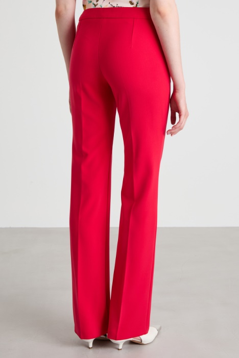 Pantalones de sarga con pliegues