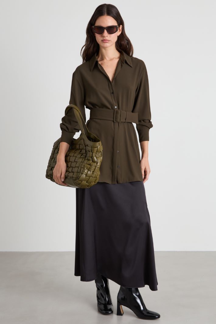 Crepe shirt with belt Intrend - 3