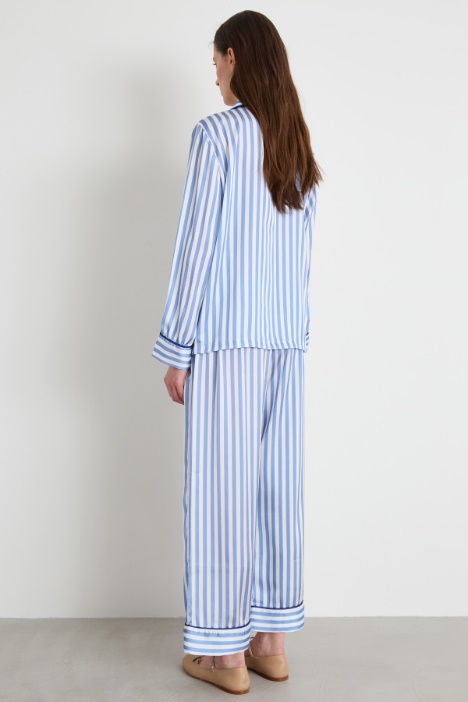 Pijama de raso estampado