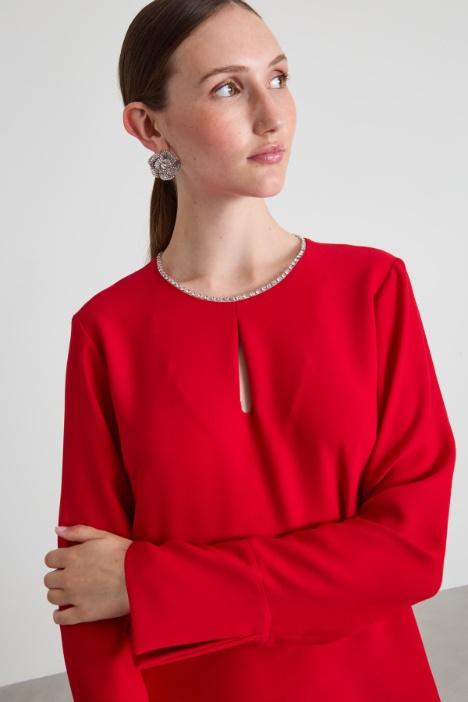 Abito con apertura a goccia