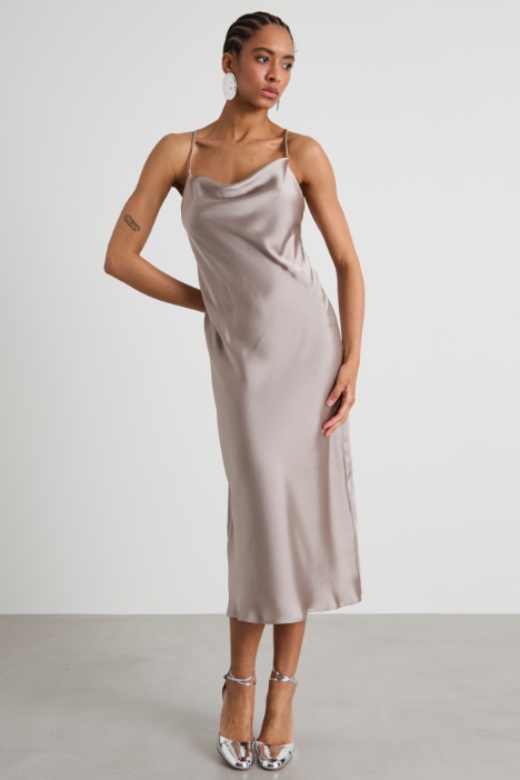 Vestido lencero con drapeado