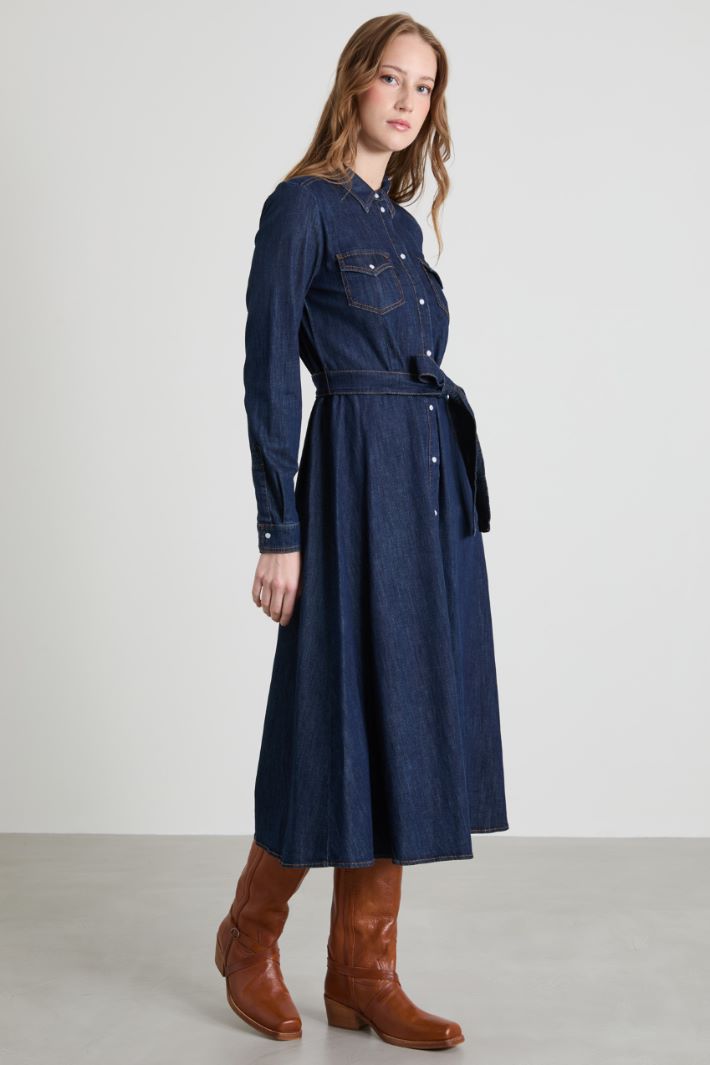 Vestido camisero de denim Intrend - 2